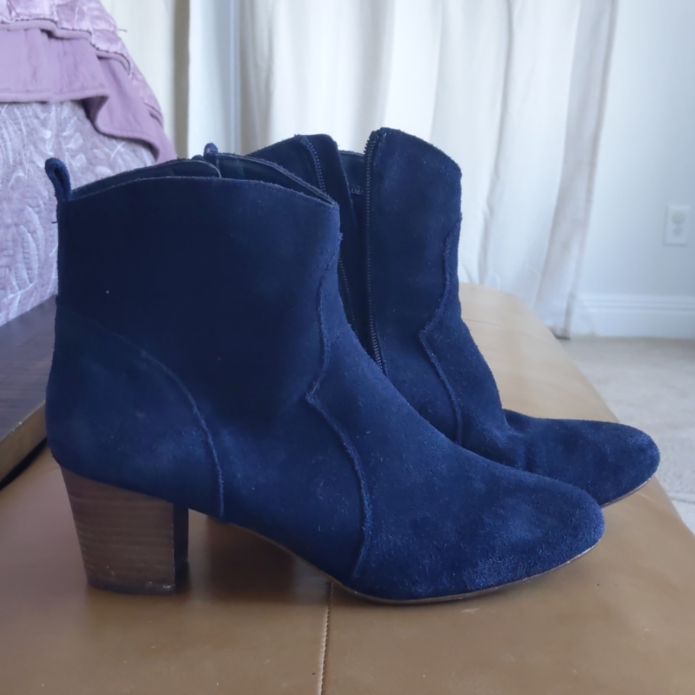 Steve Madden navy suede boots
